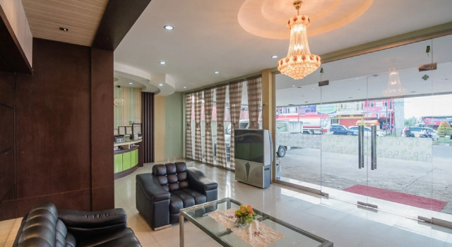 RedDoorz Plus near Simpang Rimbo Jambi, Rezerwuj Hotel Jambi Jambi