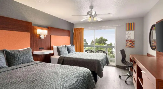 Четырёхместный номер Standard с видом на океан Travelodge by Wyndham Depoe Bay