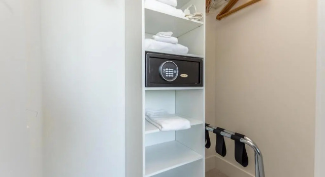 Апартаменты с видом на город Amazing Apartments at H Beach House