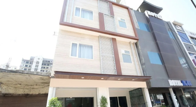 OYO 17084 Hotel Grand Orchid, Rezerwuj Hotel Panchkula Delhi