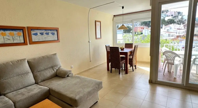 Апартаменты Voramar 3A in Roses With 1 Bedrooms and 1 Bathrooms