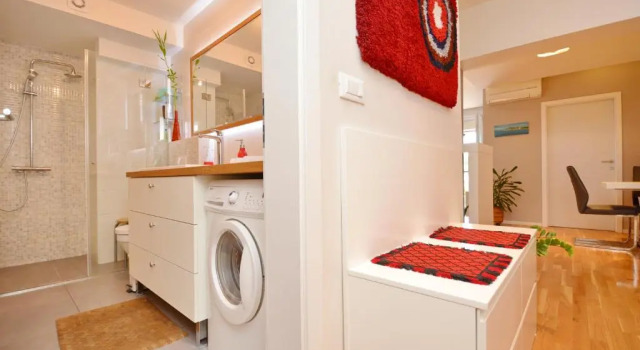 Spacious Premium Apt Lipotica with Oldtown view - Have a memorable holiday, Забронировать Апартаменты/квартира Отели Задар с парковкой, рядом с Пляж Коловаре, Парковка