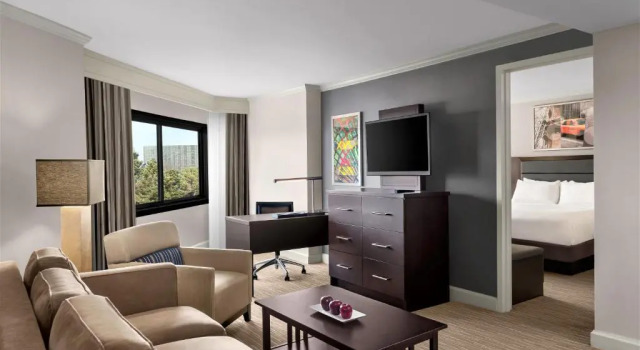 Двухместный люкс 2 Room DoubleTree by Hilton Fort Lee/George Washington Bridge