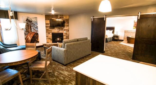Copper King Hotel & Convention Center