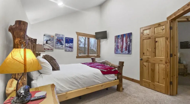 Timberwolf Lodge 6 2 Bedroom Cabin by RedAwning