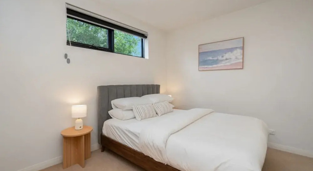 Bright 2-bed Flat Near City Amenities, Book Lejlighed Lyneham 