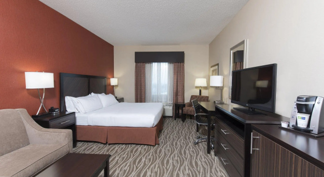 Номер Standard Holiday Inn Express Hotel & Suites Grand Rapids-North by IHG