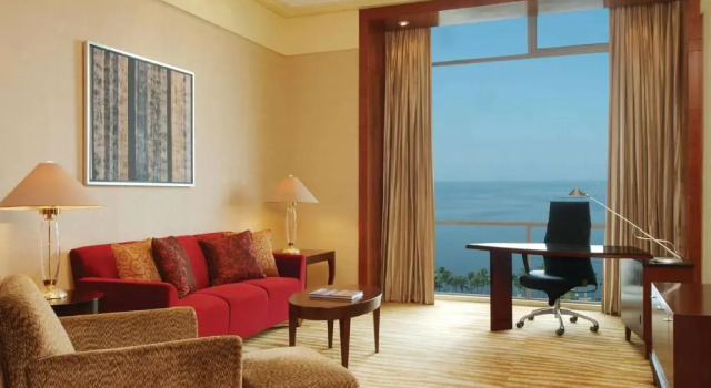 Люкс с видом на залив New Coast Hotel Manila
