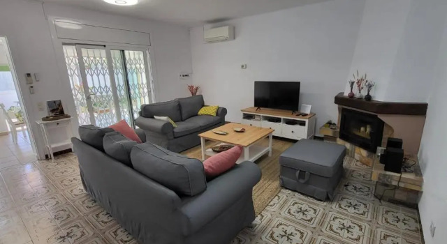 Torredembarra cosy, well equipped house, 5 min. from the beach, Varaa Hotelli Torredembarra Tarragonès
