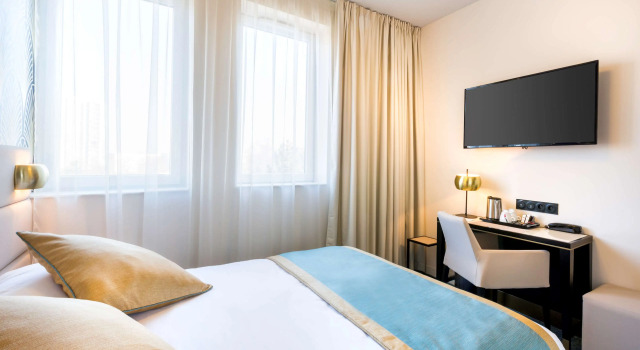 Четырёхместный номер Standard Best Western Hôtel Journel Paris Sud