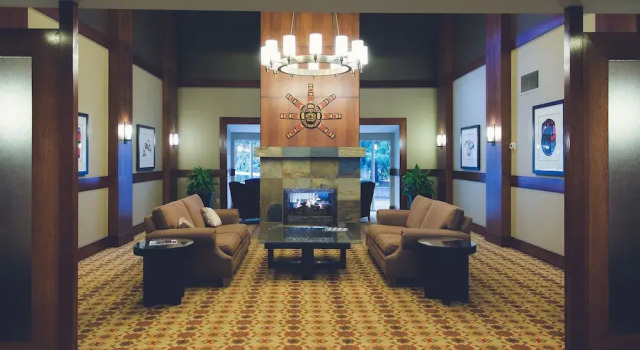 Glacier Lodge - Luxury Condo