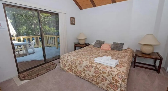 3336 Pine Hill Road 3 Bedroom Home, Забронировать Дом для отпуска Саут-Лейк-Тахо South Lake Tahoe Area, рядом с Ганбаррел Экспресс