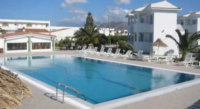 Maro Studios & Apartments