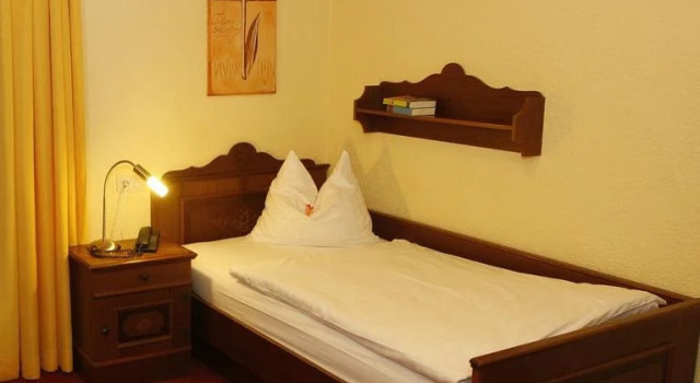 Waldhaus Eifel, Boek Hotel Gindorf 