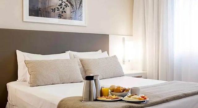 Номер Superior с видом на озеро Intercity Porto Alegre Praia de Belas