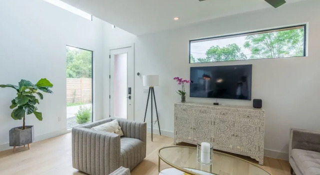 Brand NEW Austin Abode 2 bd 2.5 ba!, Book Hotel Hoteller i Austin med parkering, nær Downs Park, Parkering