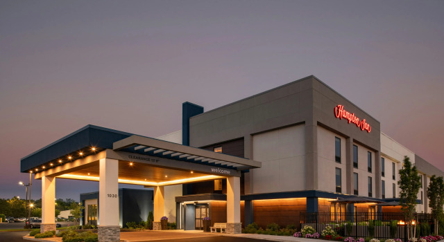 Hampton Inn Seekonk, Rezerwuj Hotel Hotele w New England z basenem, Basen