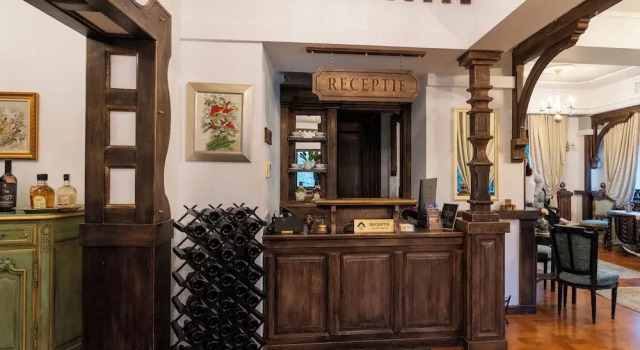 Casa Din Bran - Inn Cuisine, Забронировать Отель Бран Брашов, рядом с Horror House Bran