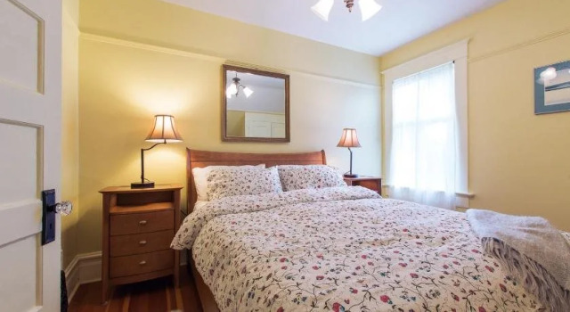 Ellerslie Bed and Breakfast, Забронировать Отель Остров Денман North Central Vancouver Island