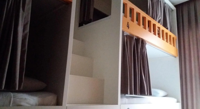 Кровать в общем номере (женский номер) Sakura Hostel & Pub
