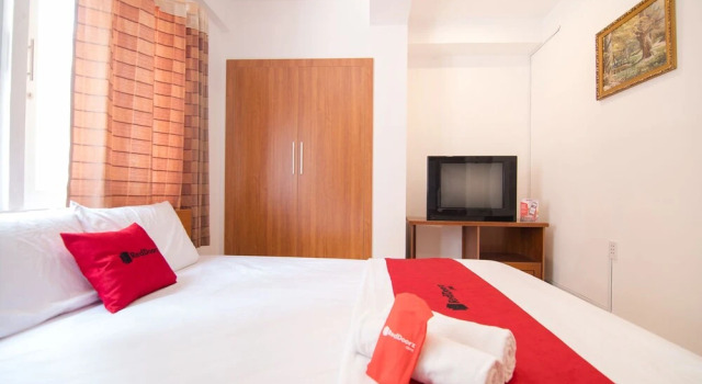 Hoang Long Son Hotel by RedDoorz, Забронировать Отель Район 2 Хошимин