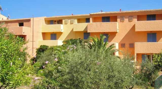 Residence con piscina a La Maddalena, Забронировать Апартаменты/квартира Отели Ла-Маддалена с парковкой, Парковка