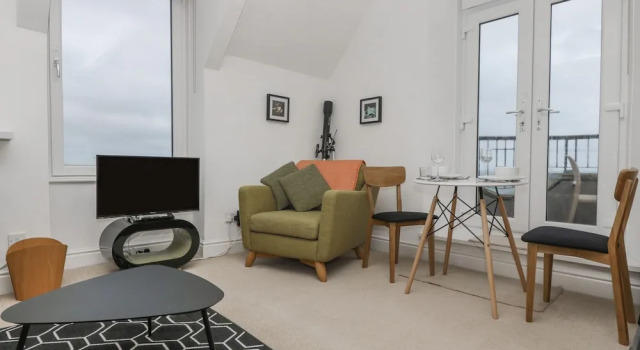 Headland Apt 17, Забронировать Отель Отели Коверек 4 звезды, рядом с Пляж Коуврек, 4*