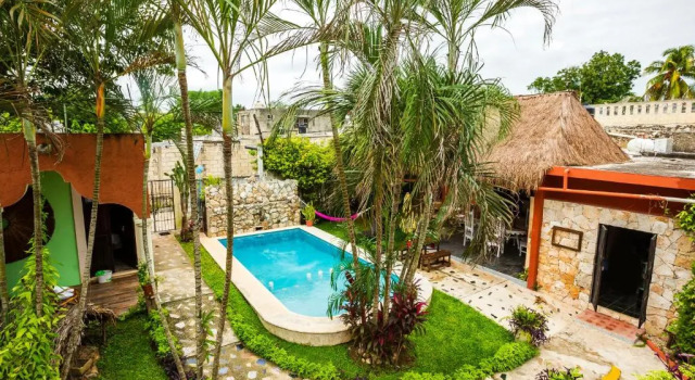 Трёхместный номер Standard Casa Aluxes Hotel
