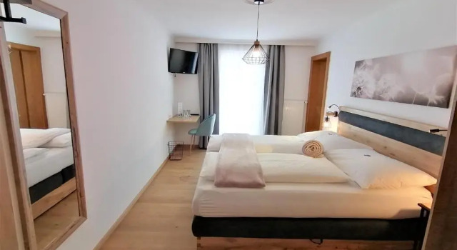 Gasthof Buchsteiner - Forstauerwirt, Rezerwuj Hotel Hotele w Salzburg z parkingiem, Parking