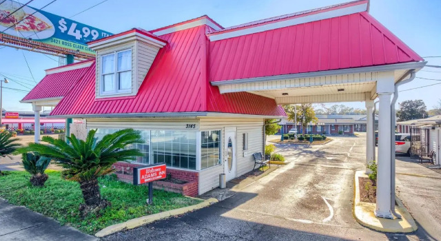 Adams Inn