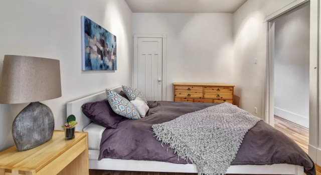 One Bedroom Apartment near Laurier Park offered by Short Term Stays, Rezervasyon Daire Montreal daireler, Ubisoft yakınında, Daire