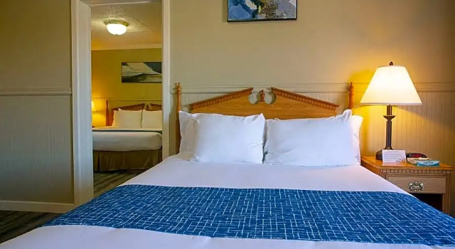 Четырёхместный люкс c 1 комнатой Travelodge Fort Bragg