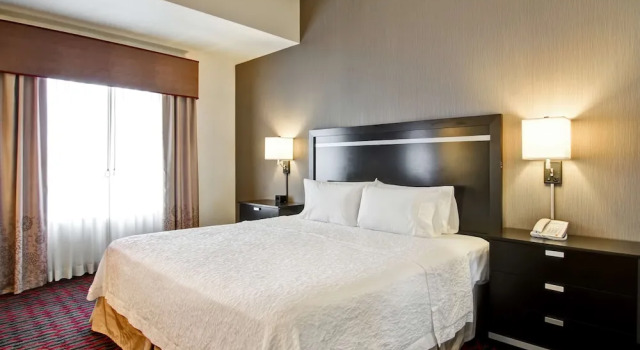 Двухместный люкс Hampton Inn & Suites Red Deer