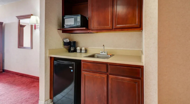 Четырёхместный номер Standard с балконом и oceanfront Ocean 1 Hotel & Suites Ocean City