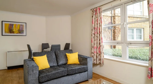 Апартаменты Charming Edinburgh Apartment