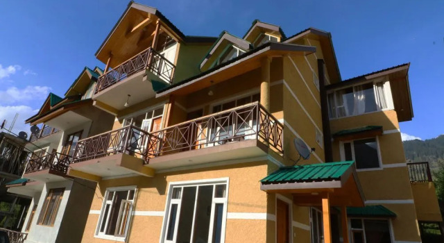 Oyo 13920 Home Spacious Studios Shuru