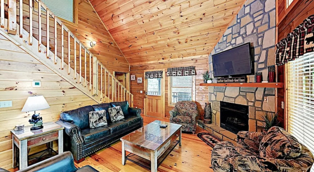 Updated Parkway Retreat W/ Hot Tub & Game Room 3 Bedroom Cabin, Забронировать Дом для отпуска Севьервилл Great Smoky Mountains National Park