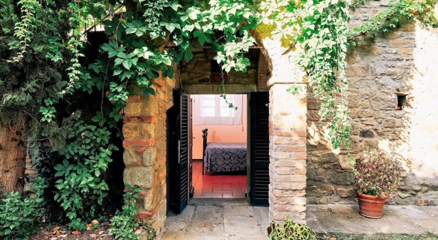 Rustic Farmhouse in Cortona With Swimming Pool