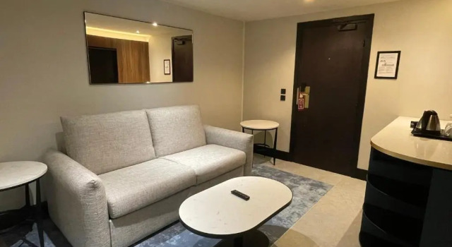 Полулюкс Hilton Paris La Défense