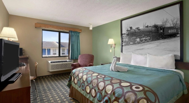 Двухместный номер Standard Super 8 by Wyndham Russellville