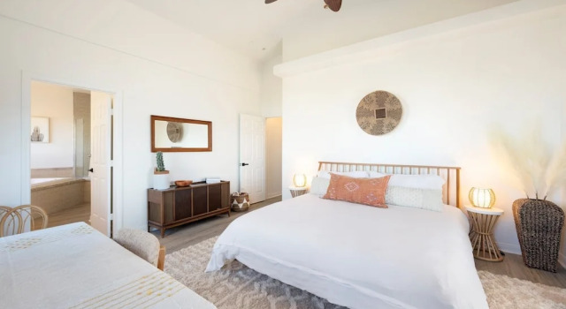 Rancho Nopales Jt - Pool, Hot Tub, Hammocks, Fast Wifi + Views! 4 Bedroom Home by RedAwning