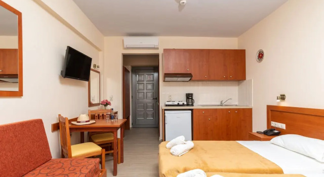 Студия Superior с балконом Ilyssion Holidays Hotel