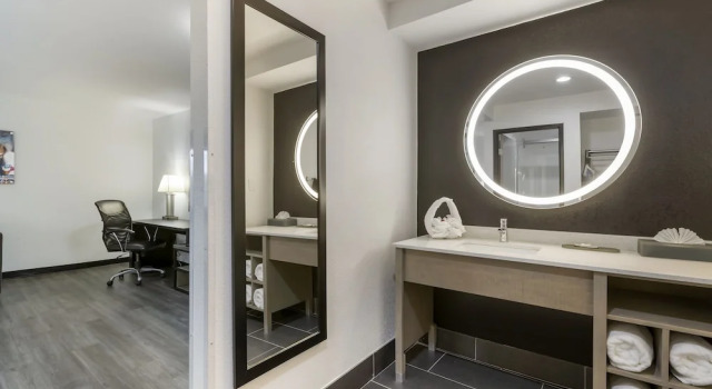 Двухместный люкс Executive La Quinta by Wyndham Des Moines West Clive
