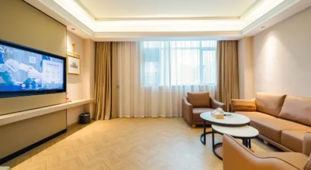 Люкс Deluxe Vienna Hotel Zhongkai Road Branch