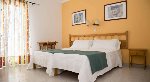 Hostal Valencia, Rezerwuj Hotel Hotele w Majorka z basenem, Basen