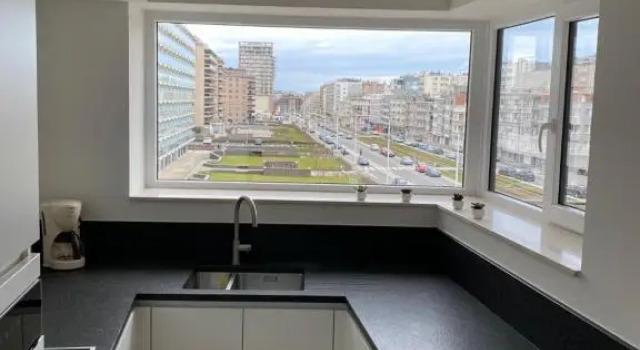 Florence at Sea, Luxe 3 slpk app met zonnig terras op super locatie., Rezerwuj Hotel Hotele w Bruksela z parkingiem, Parking
