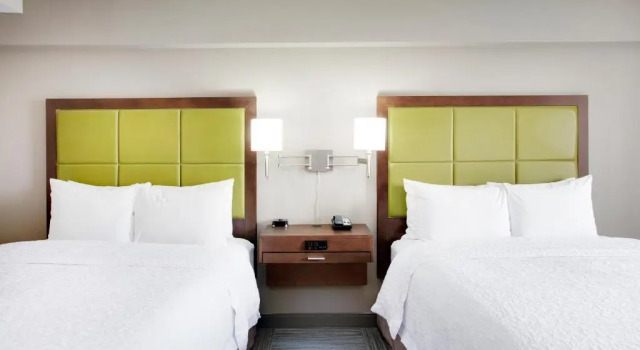 Четырёхместная студия Hampton Inn Lancaster