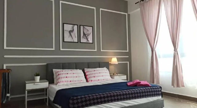 Апартаменты Zulanie Suite Troika Residence, SPACIOUS AND COZY WITH POOL, Free Wifi & Netflix in Golden Triangle of Kota Bharu