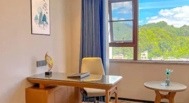 Fengshan Fenghuang International Grand Hotel, Забронировать Отель Хэчи Гуанси-Чжуанский автономный район