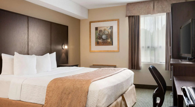 Двухместный номер Standard Days Inn & Conference Centre by Wyndham Renfrew